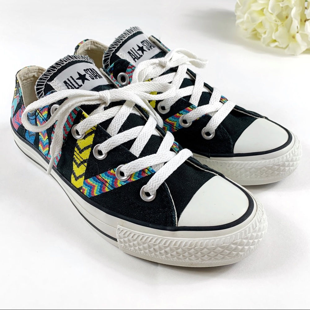 Converse Chuck Taylor All Star Low Tops - 6